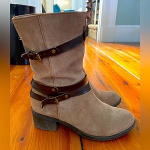 👋🏼 Donated! 👋🏼 *Bandolino Tan Suede Boots